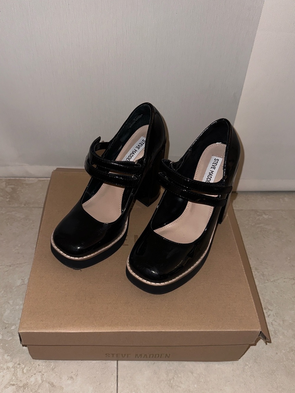 Steve Madden Black Patent Mary Jane Platform Pumps